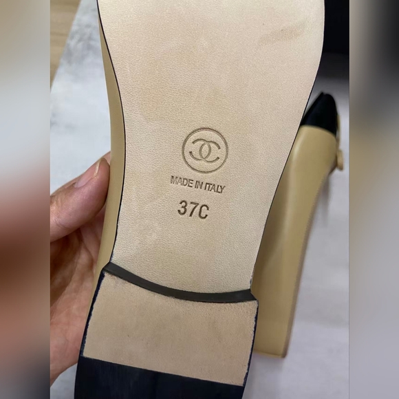 Chanel Beige and Black Women's Ballet Flats - Picture 8 of 9
